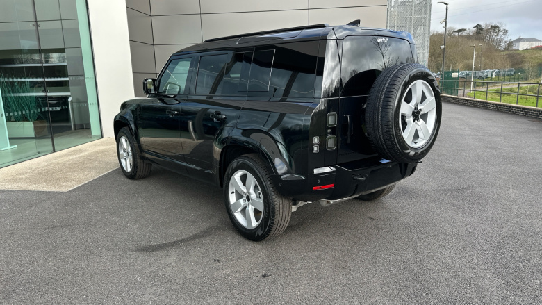 Land Rover Defender 3.0 D350 X-Dynamic SE 110 5dr Auto Diesel Estate